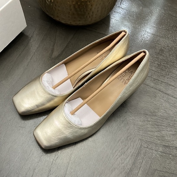 Naturalizer Karina Metallic Leather Block Heel Pumps - Picture 5 of 13